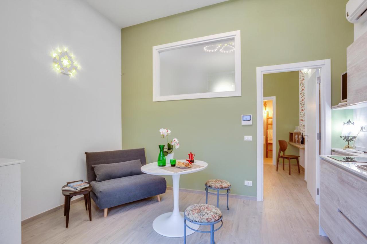Madame Bari' Suite Apt In The Heart Of Bari Extérieur photo