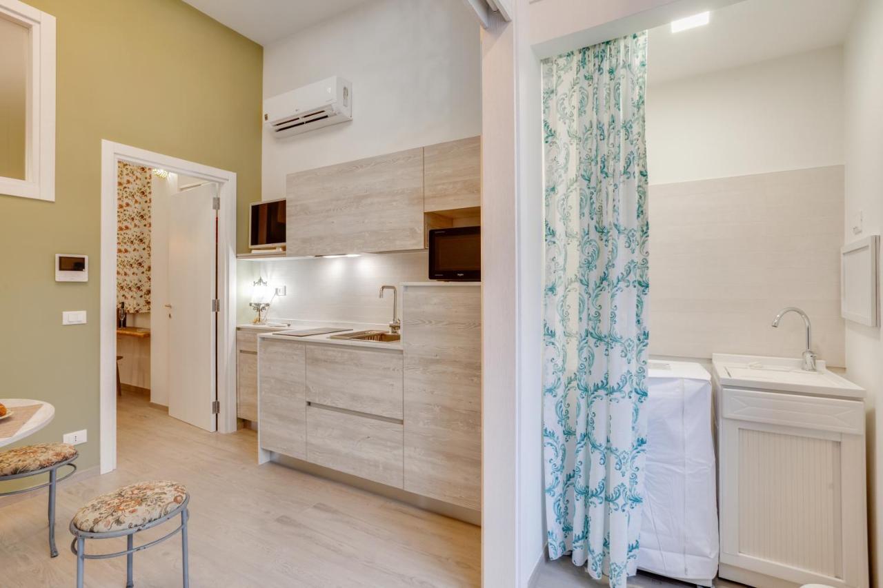 Madame Bari' Suite Apt In The Heart Of Bari Extérieur photo