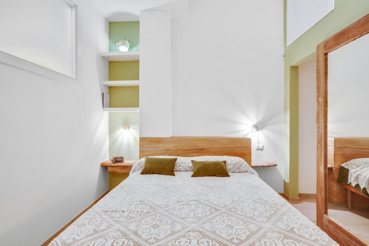 Madame Bari' Suite Apt In The Heart Of Bari Extérieur photo