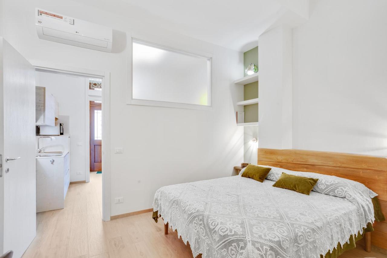 Madame Bari' Suite Apt In The Heart Of Bari Extérieur photo