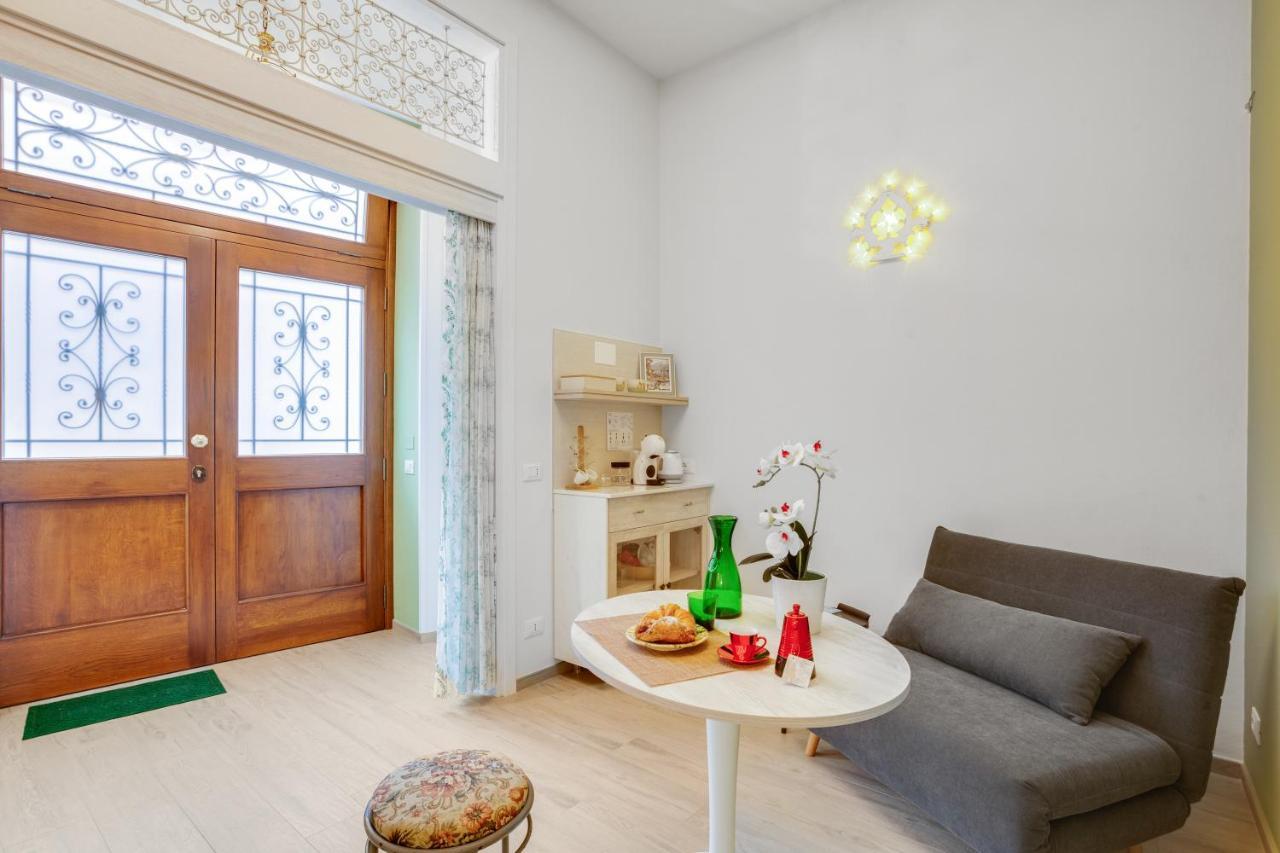 Madame Bari' Suite Apt In The Heart Of Bari Extérieur photo