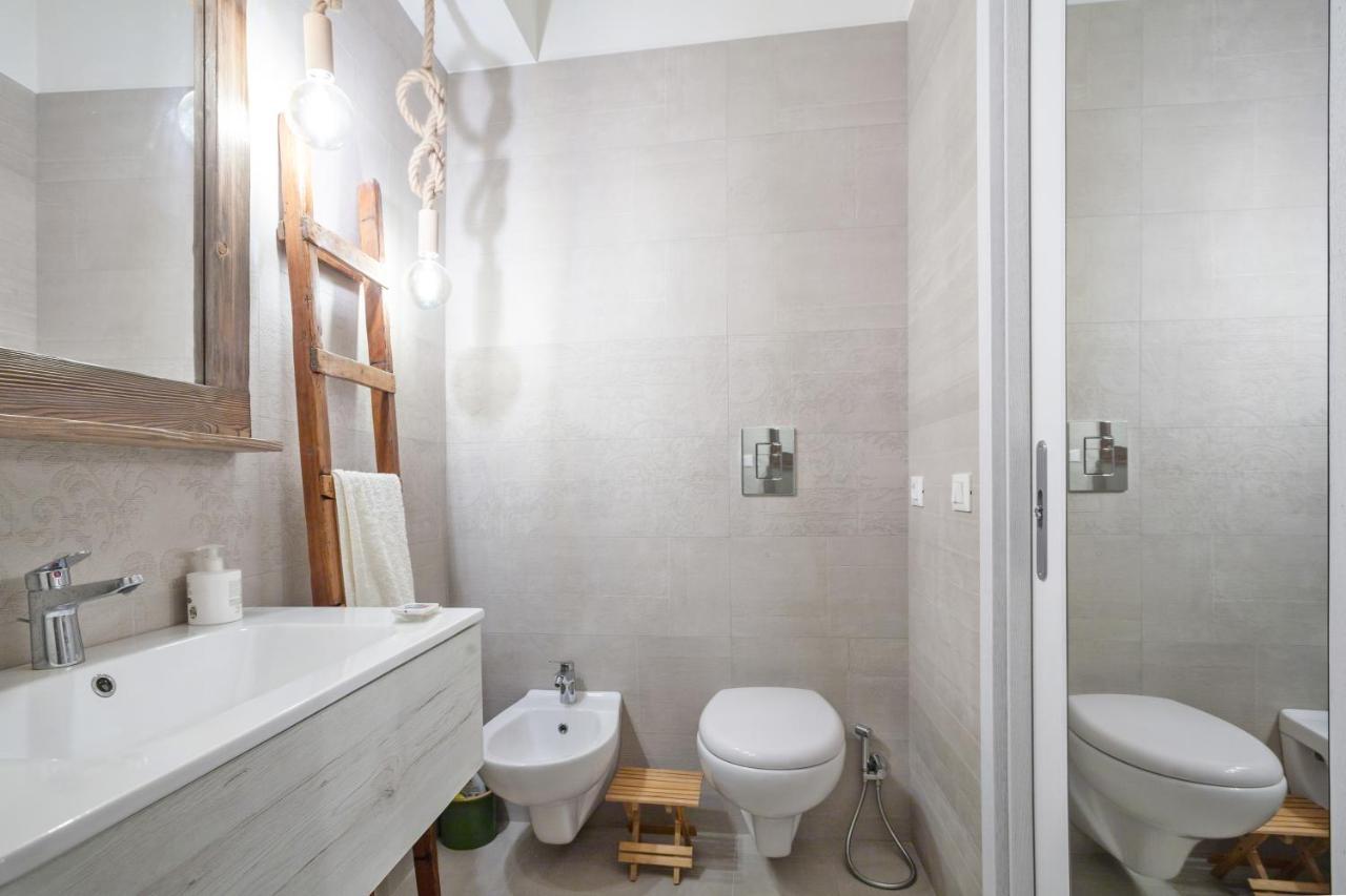 Madame Bari' Suite Apt In The Heart Of Bari Extérieur photo