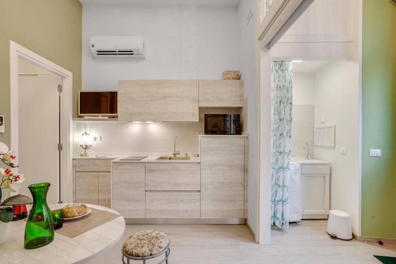 Madame Bari' Suite Apt In The Heart Of Bari Extérieur photo