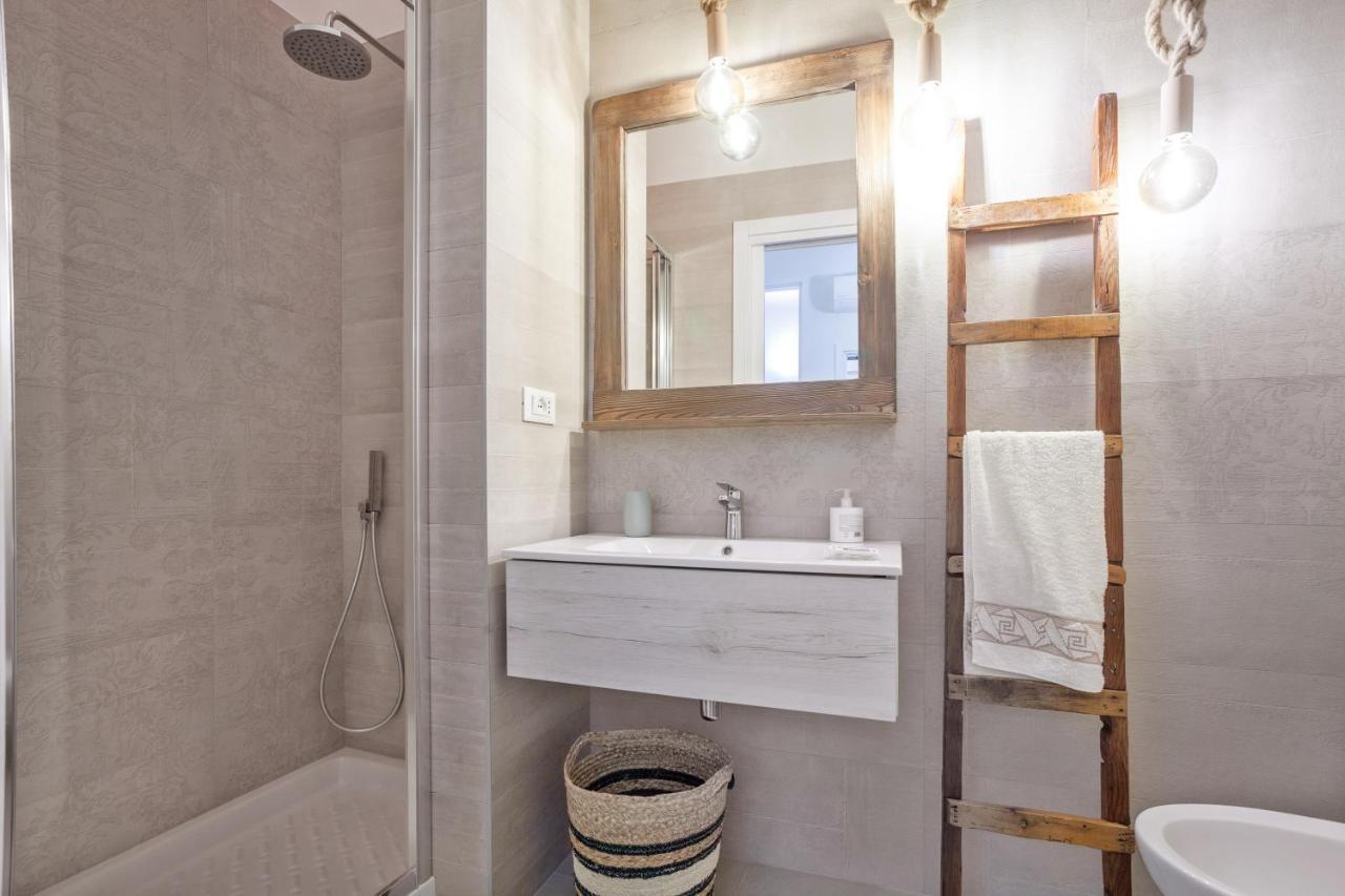 Madame Bari' Suite Apt In The Heart Of Bari Extérieur photo
